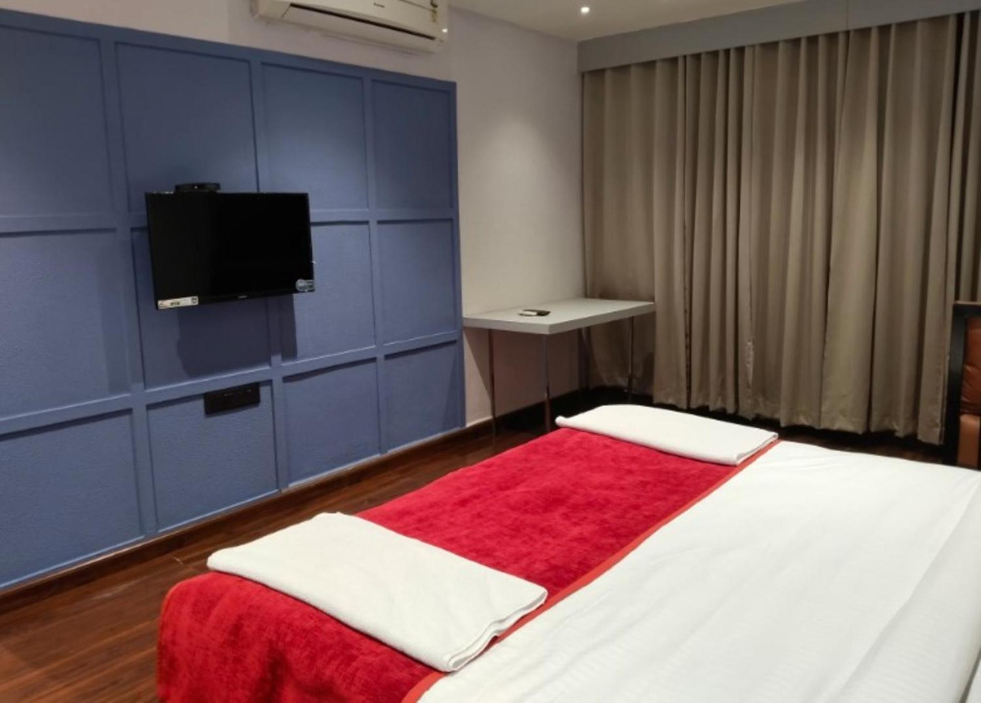 Hotel Balaji Central Ratlām Dış mekan fotoğraf