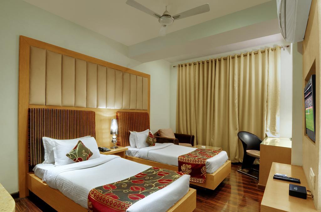Hotel Balaji Central Ratlām Oda fotoğraf