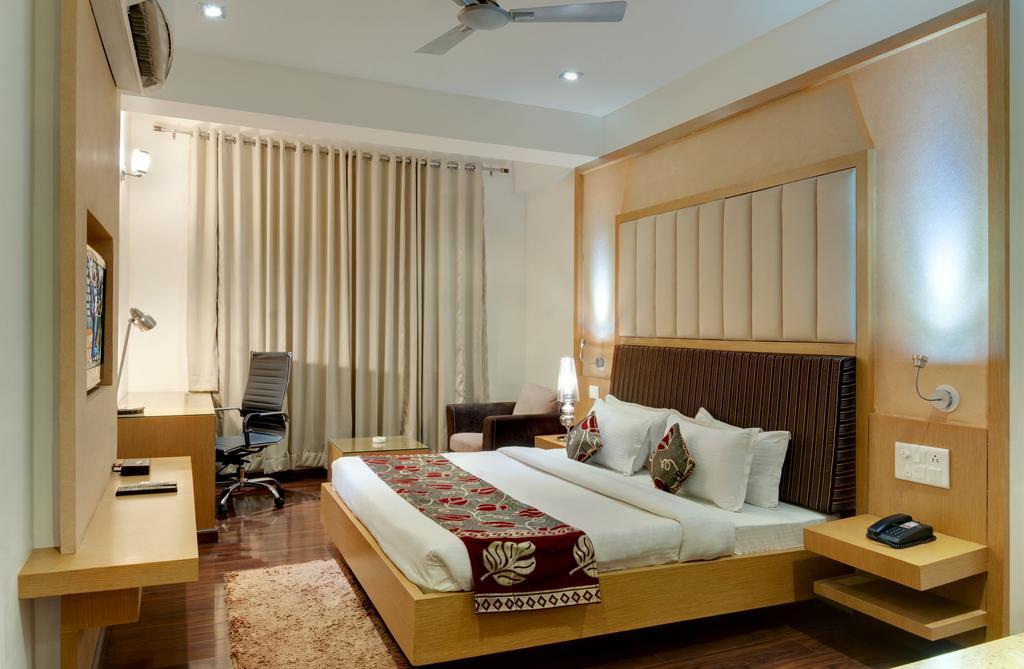 Hotel Balaji Central Ratlām Oda fotoğraf