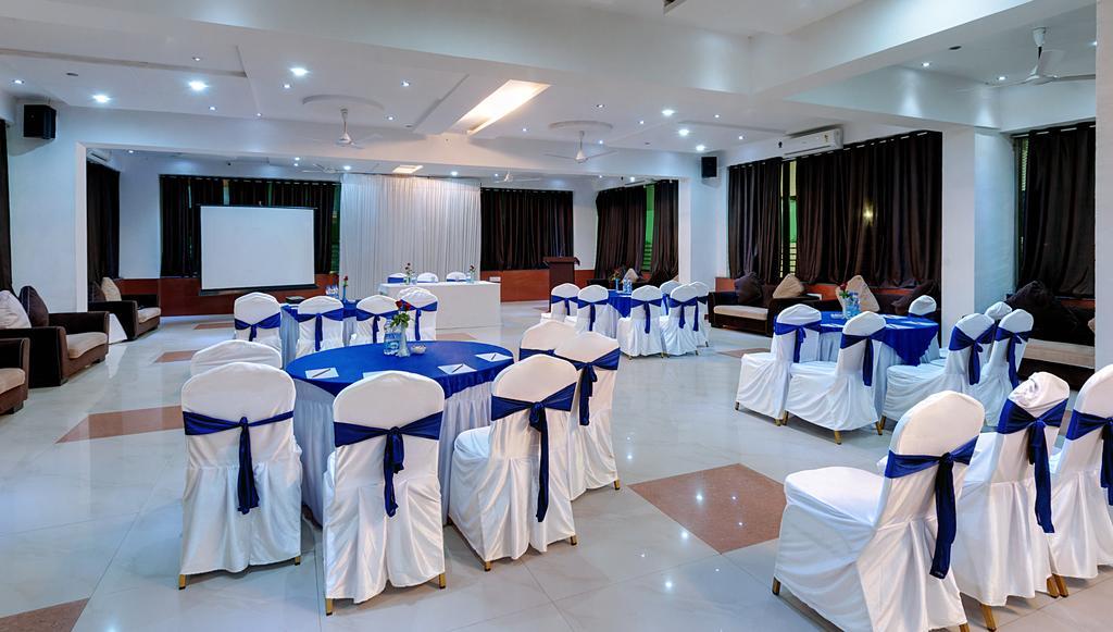 Hotel Balaji Central Ratlām Dış mekan fotoğraf