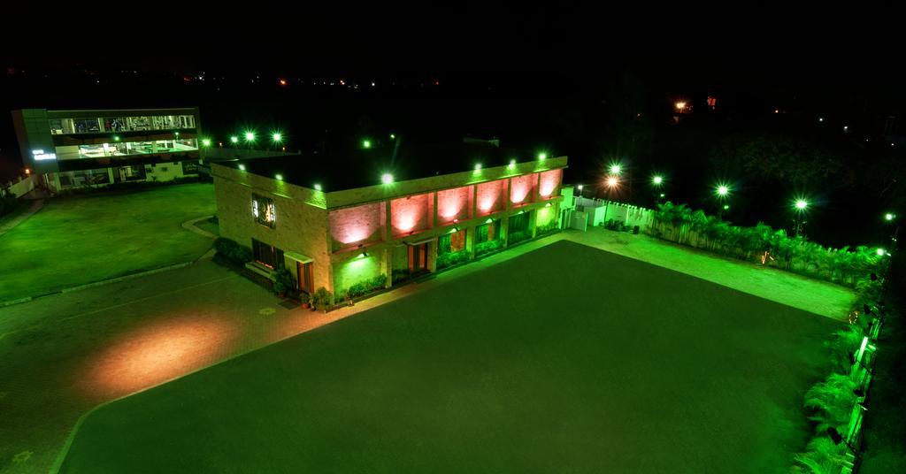 Hotel Balaji Central Ratlām Dış mekan fotoğraf