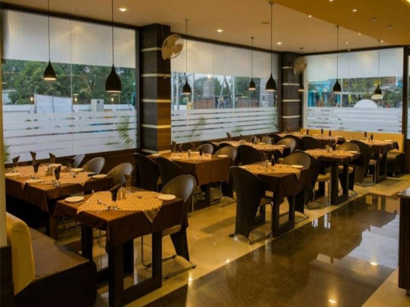 Hotel Balaji Central Ratlām Dış mekan fotoğraf
